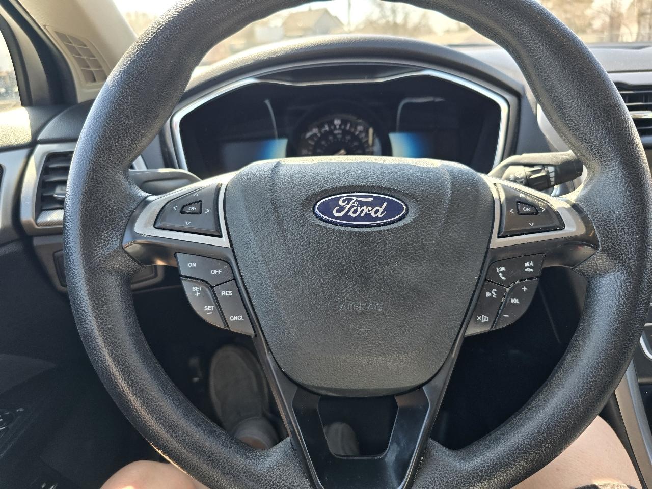 Ford Fusion Hybrid SE 2018