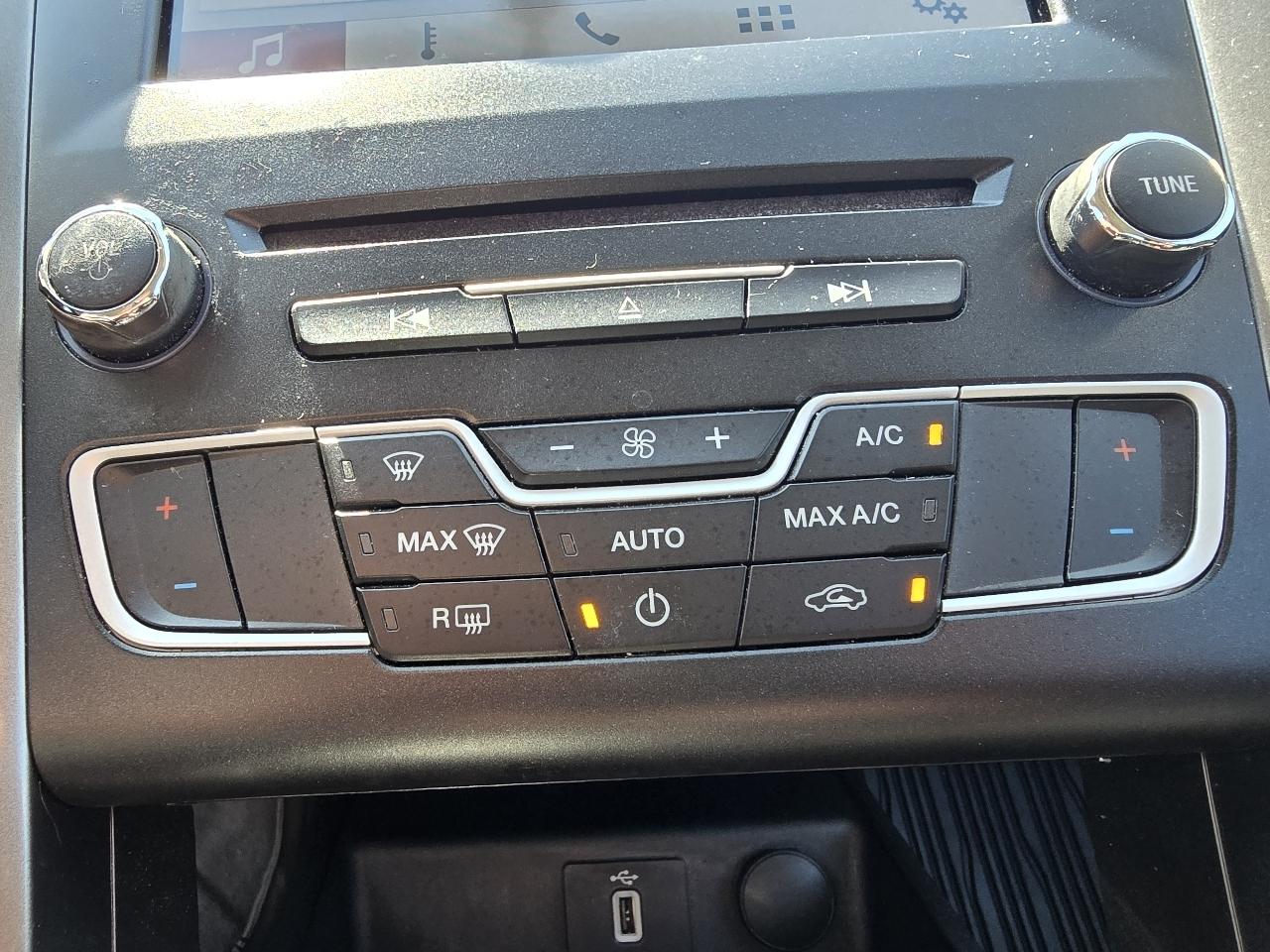 Ford Fusion Hybrid SE 2018