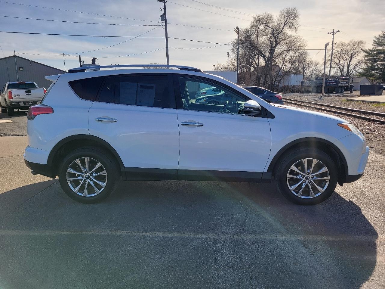 Toyota RAV4 Limited AWD 2016