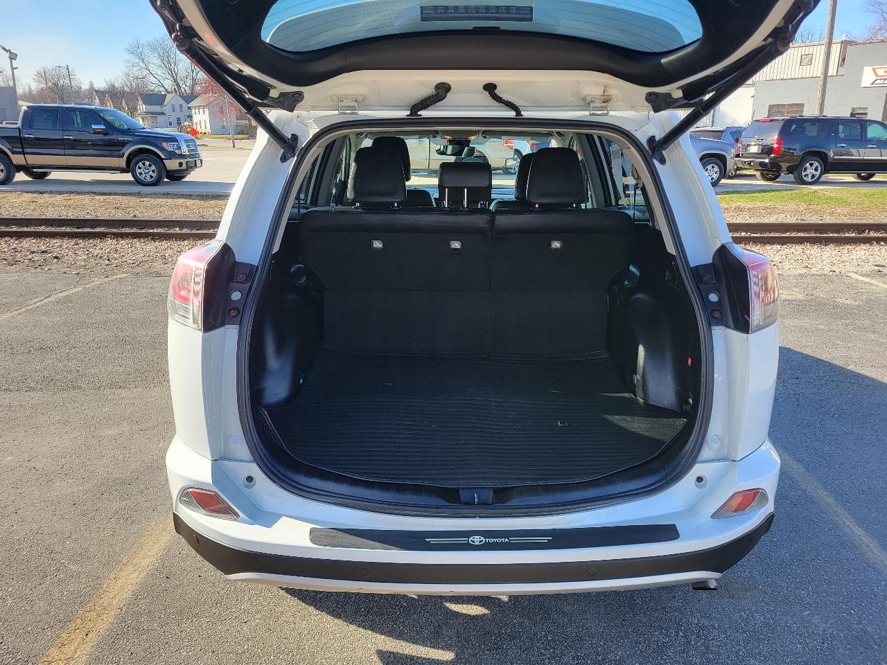 Toyota RAV4 Limited AWD 2016