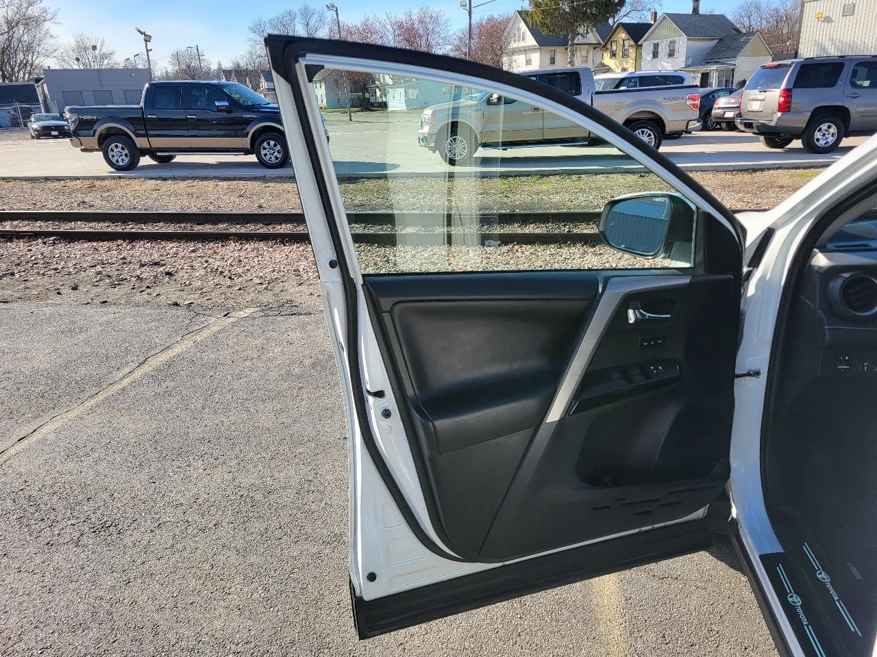 Toyota RAV4 Limited AWD 2016