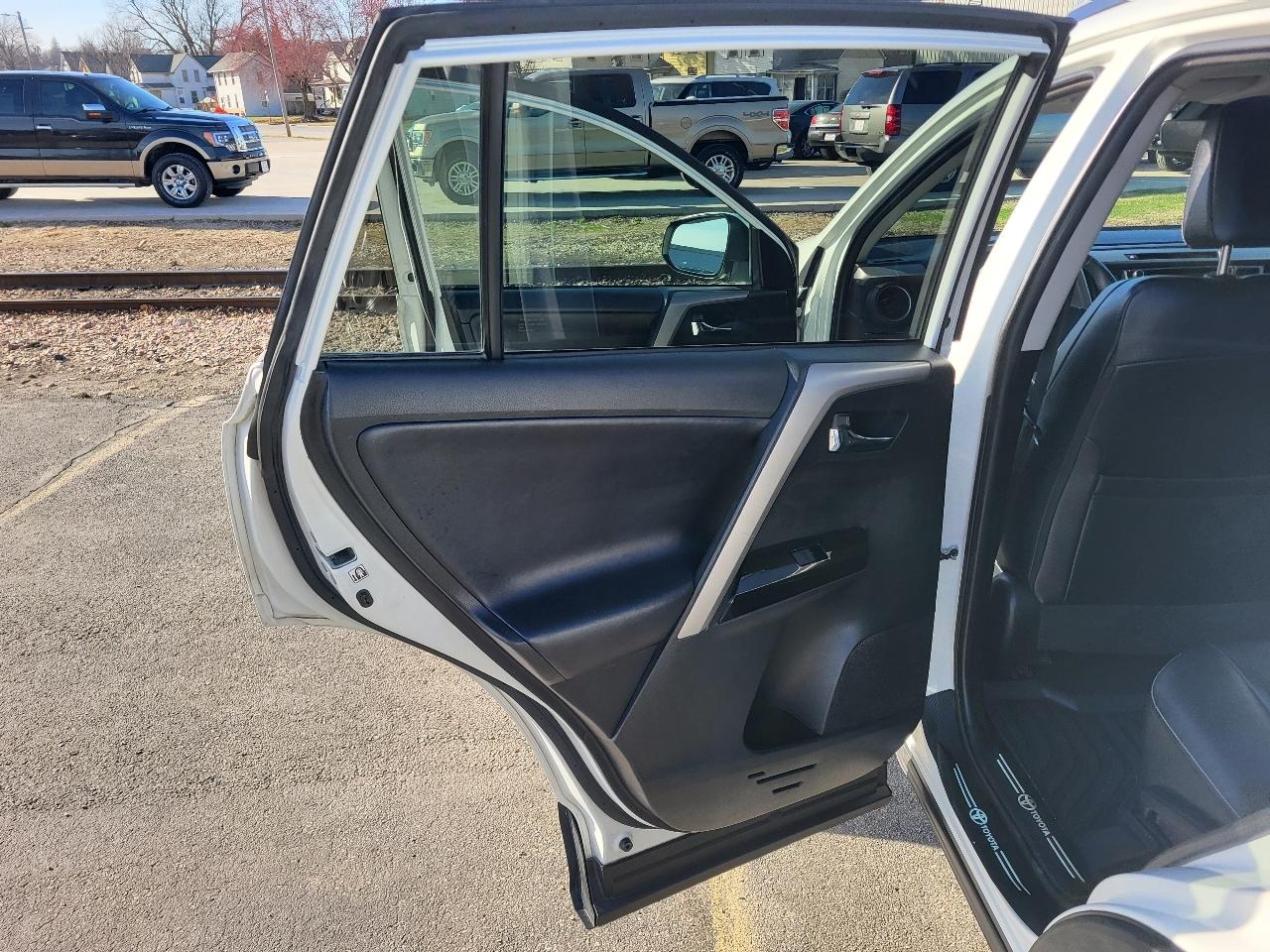 Toyota RAV4 Limited AWD 2016