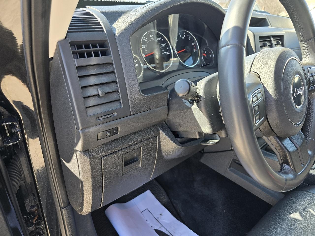 Jeep Liberty Sport 4WD 2012