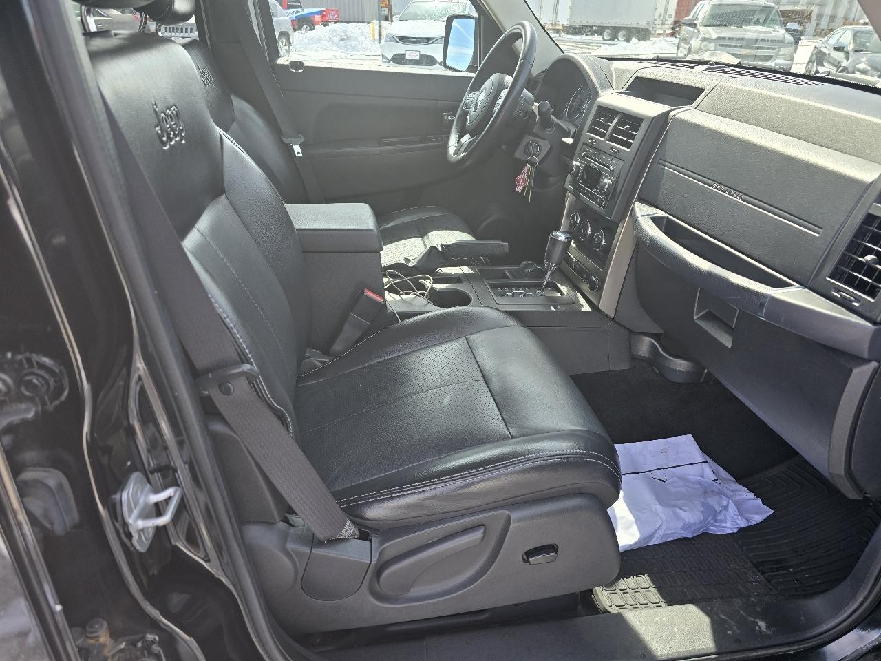 Jeep Liberty Sport 4WD 2012