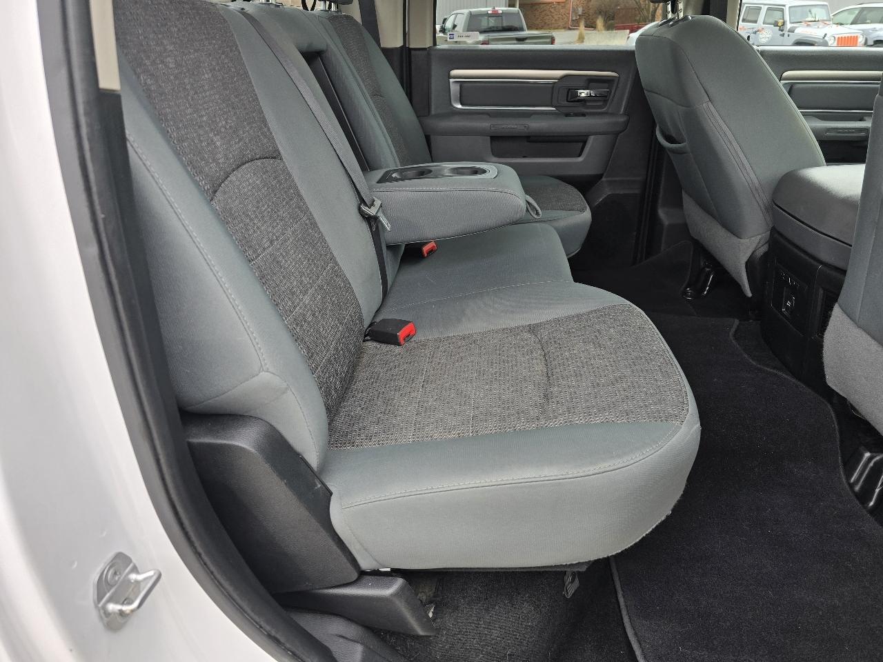 RAM 1500 SLT Crew Cab SWB 4WD 2016