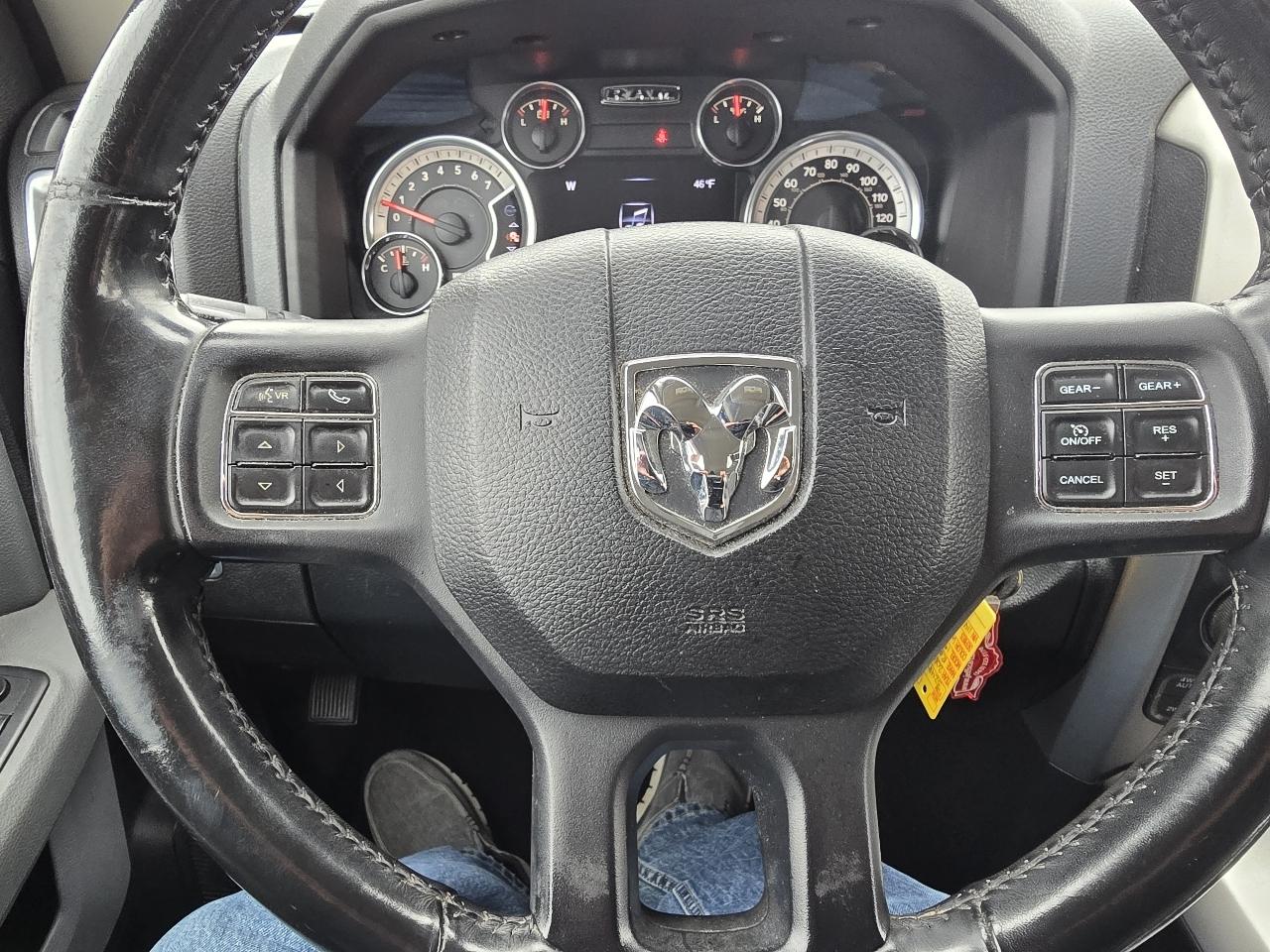 RAM 1500 SLT Crew Cab SWB 4WD 2016