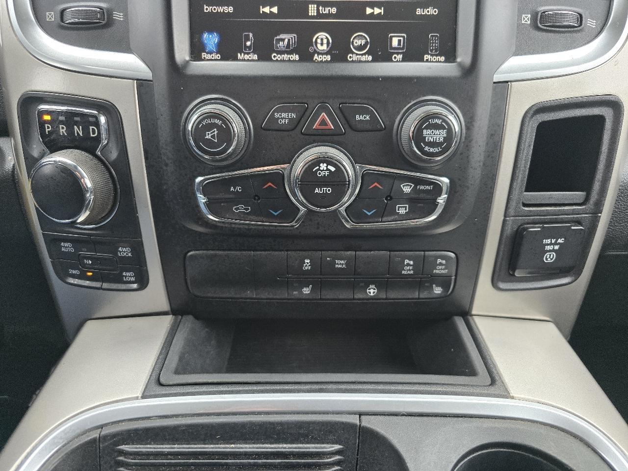 RAM 1500 SLT Crew Cab SWB 4WD 2016