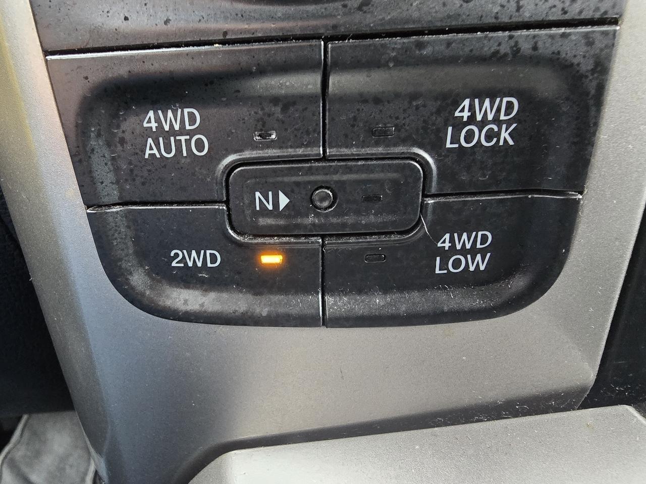 RAM 1500 SLT Crew Cab SWB 4WD 2016