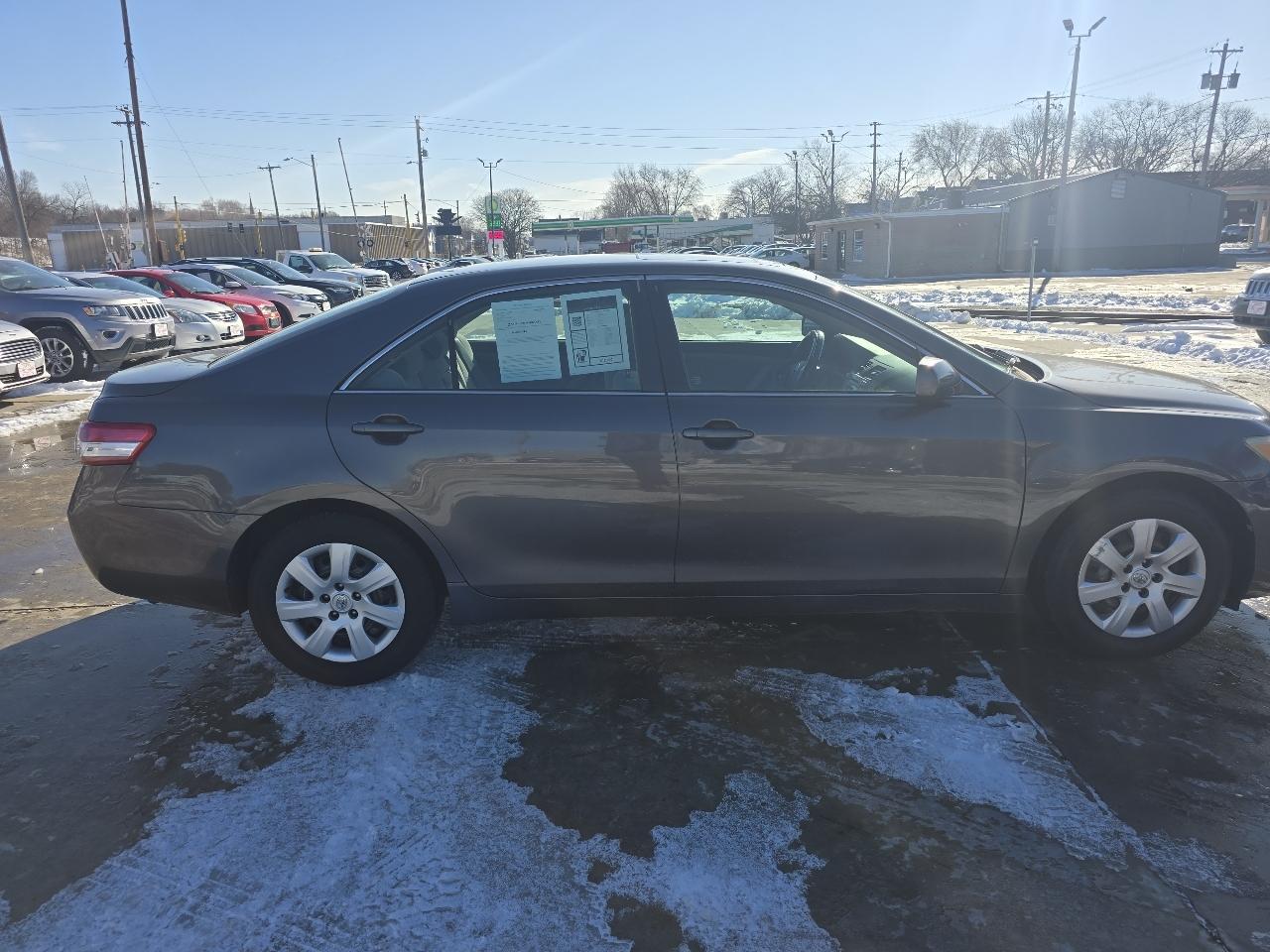 Toyota Camry LE 6-Spd AT 2011