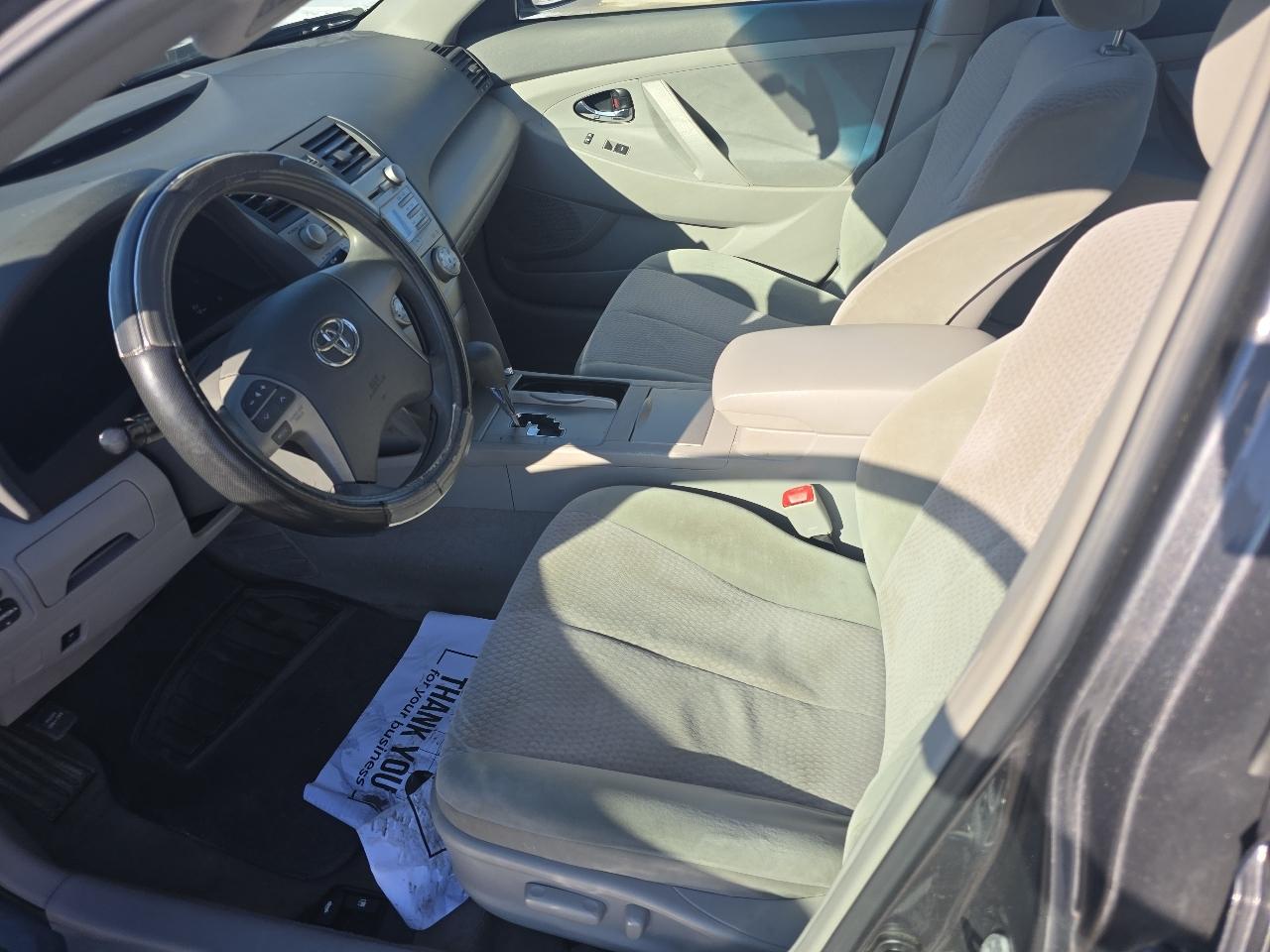 Toyota Camry LE 6-Spd AT 2011