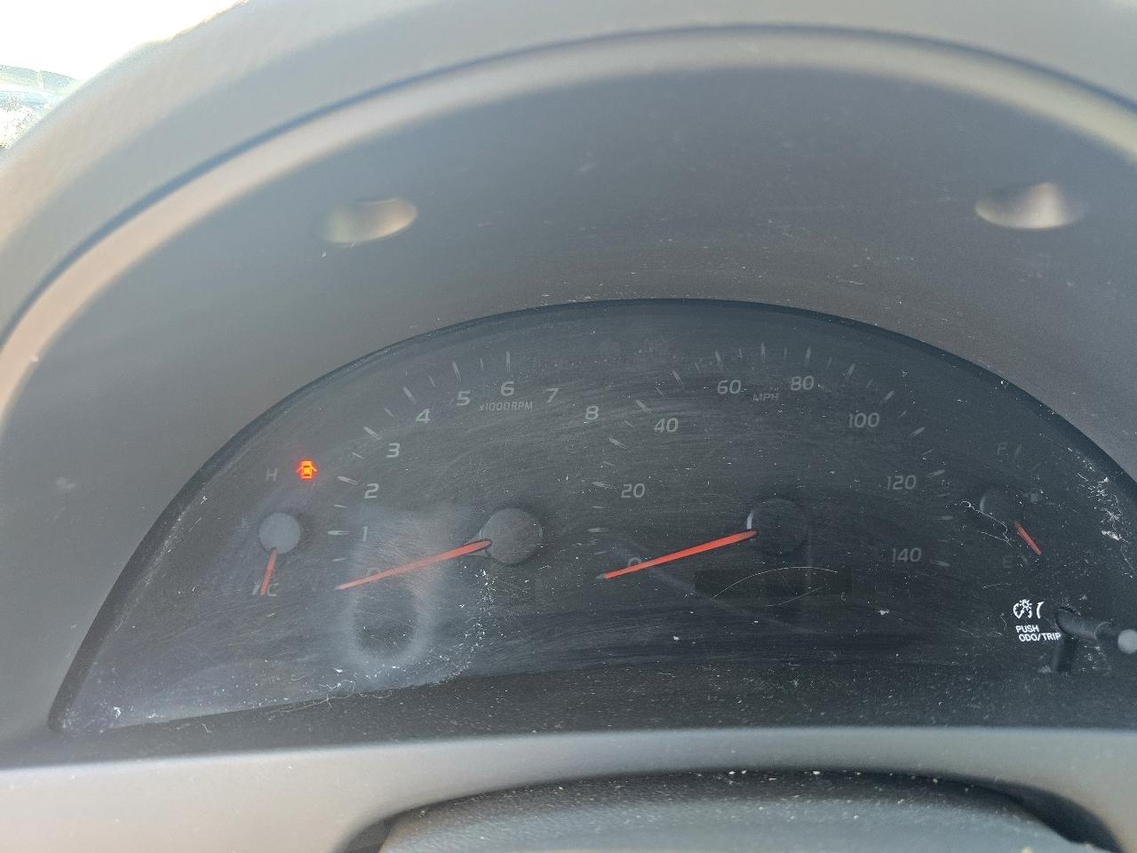 Toyota Camry LE 6-Spd AT 2011