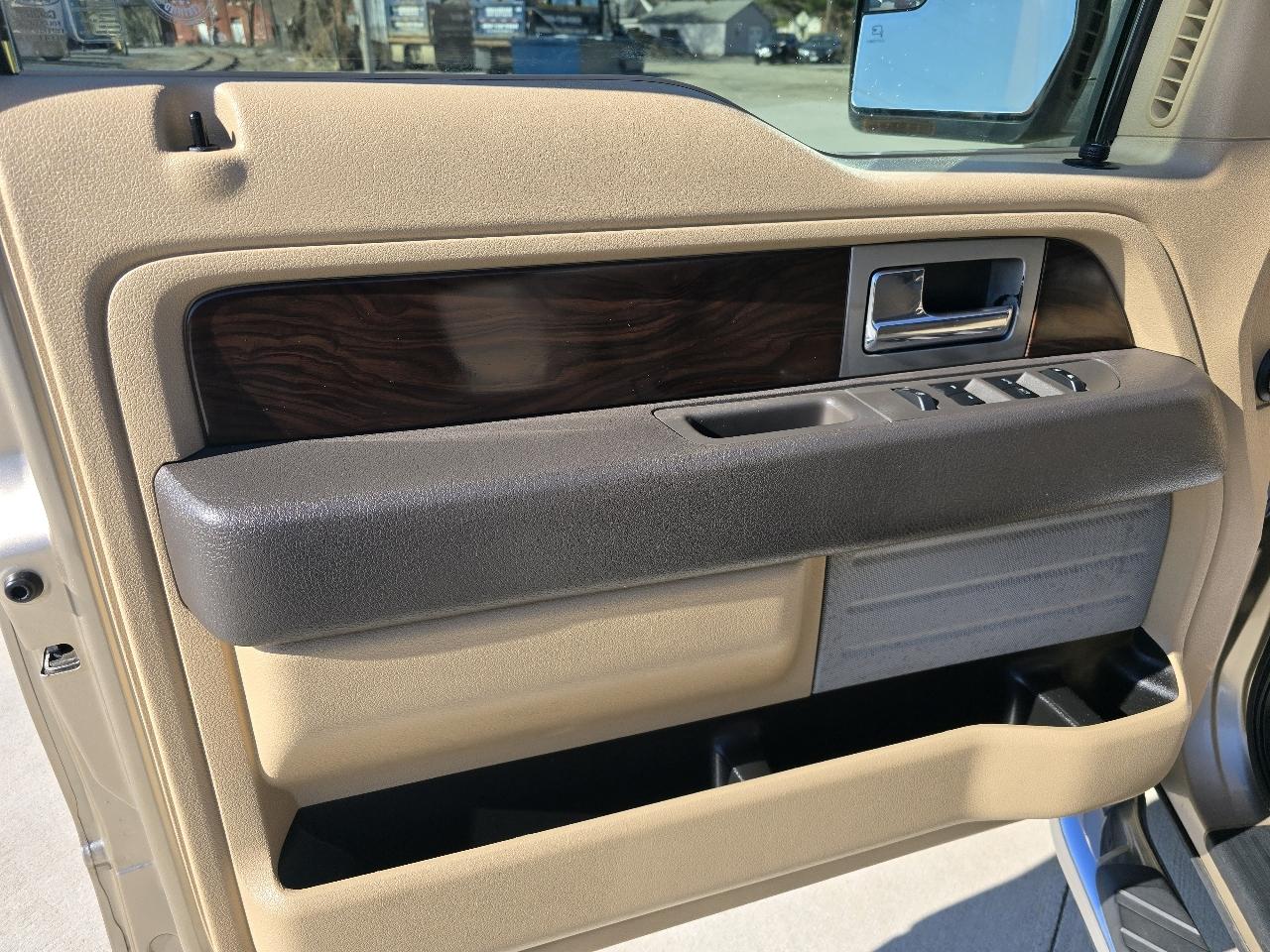 Ford F-150 Lariat SuperCrew 5.5-ft. Bed 4WD 2012