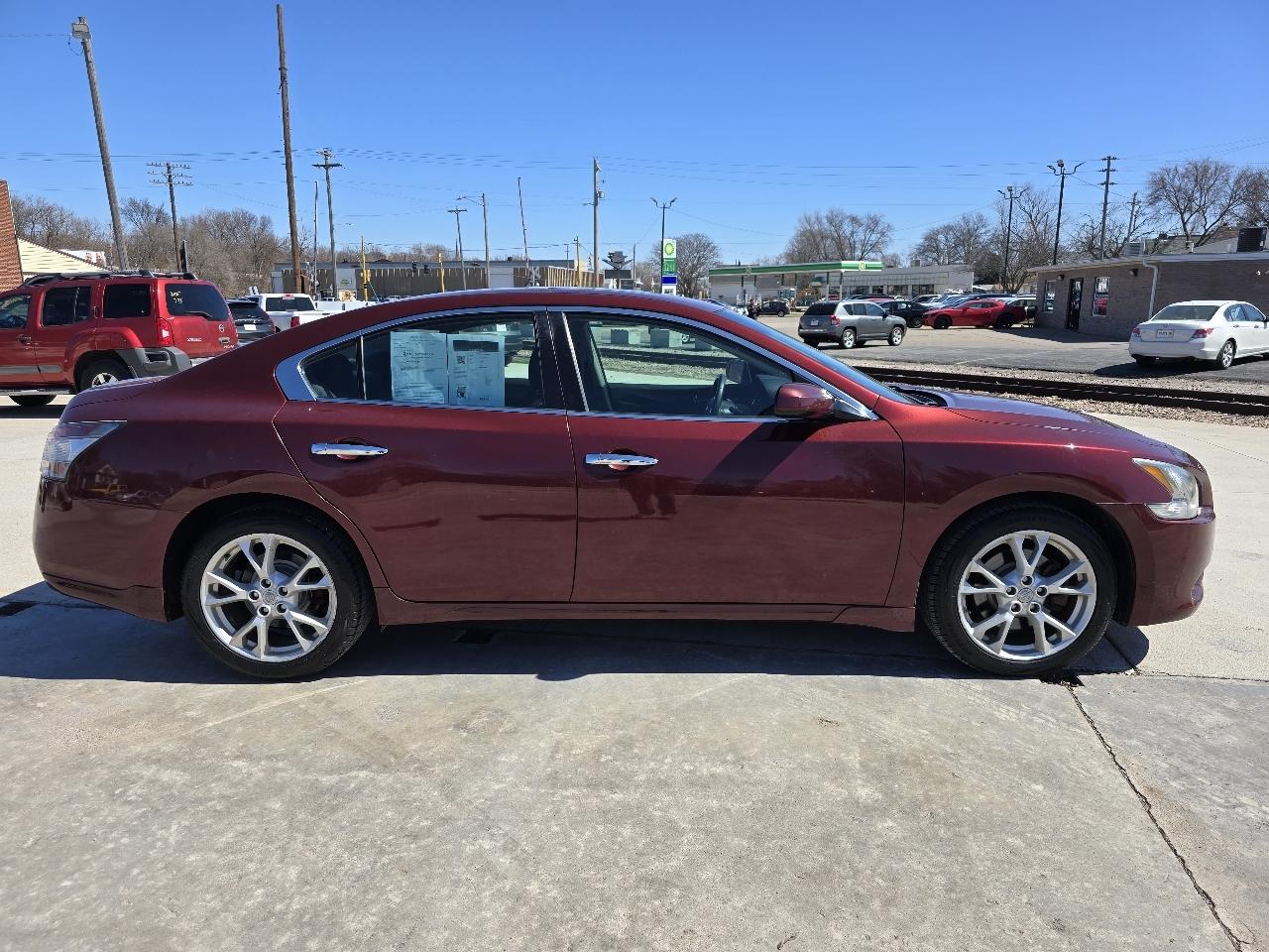 Nissan Maxima S 2012