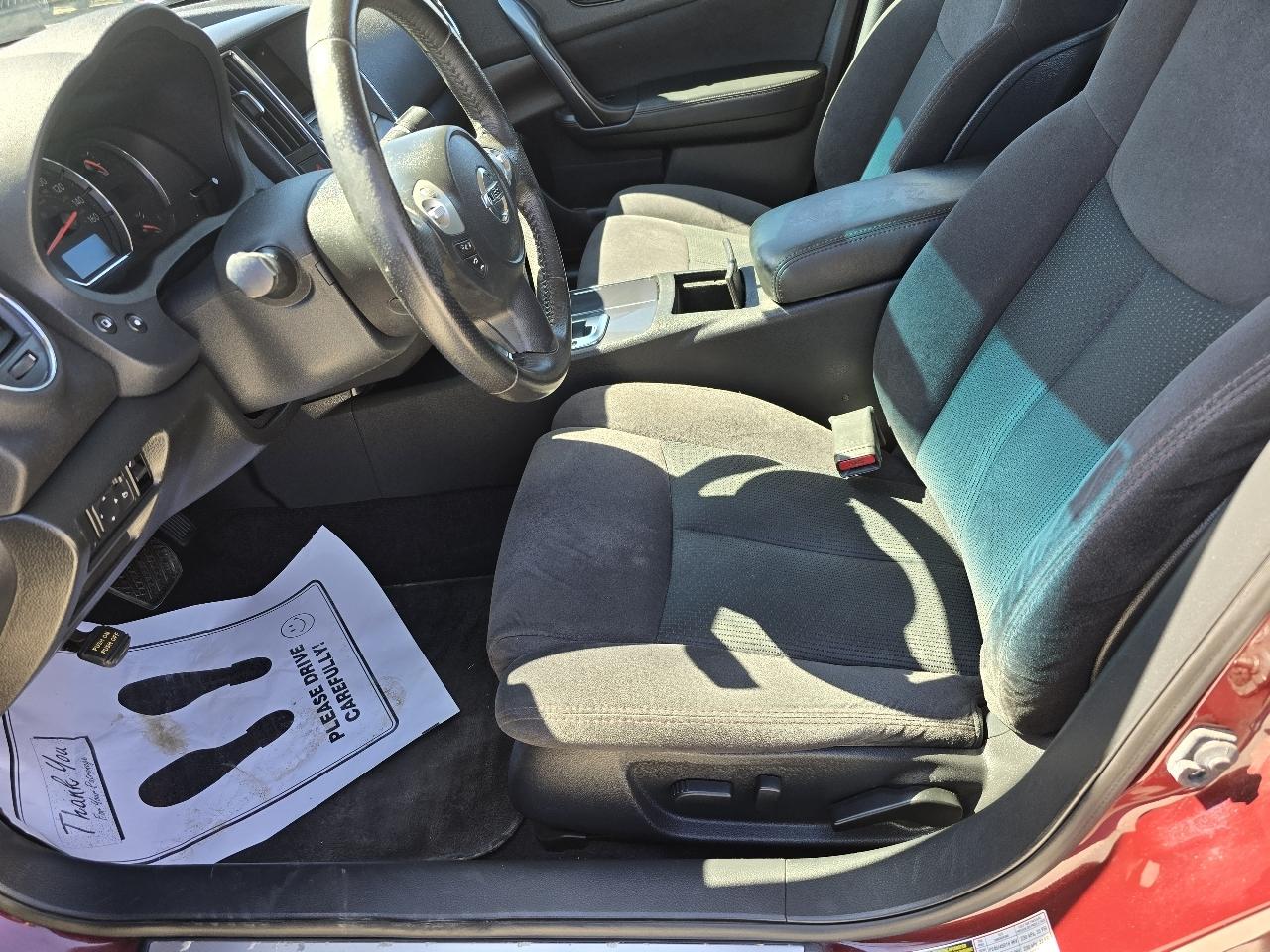 Nissan Maxima S 2012