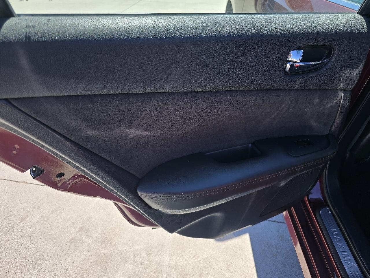 Nissan Maxima S 2012