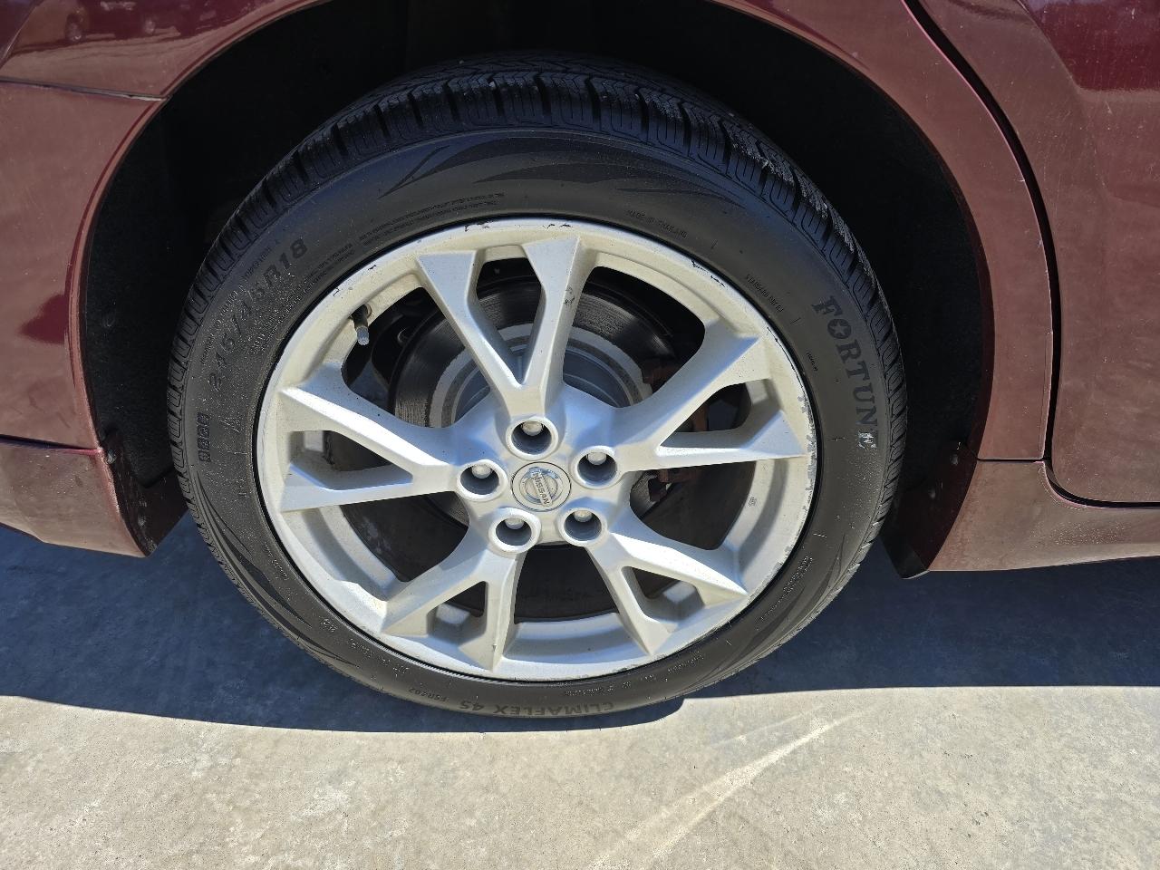 Nissan Maxima S 2012