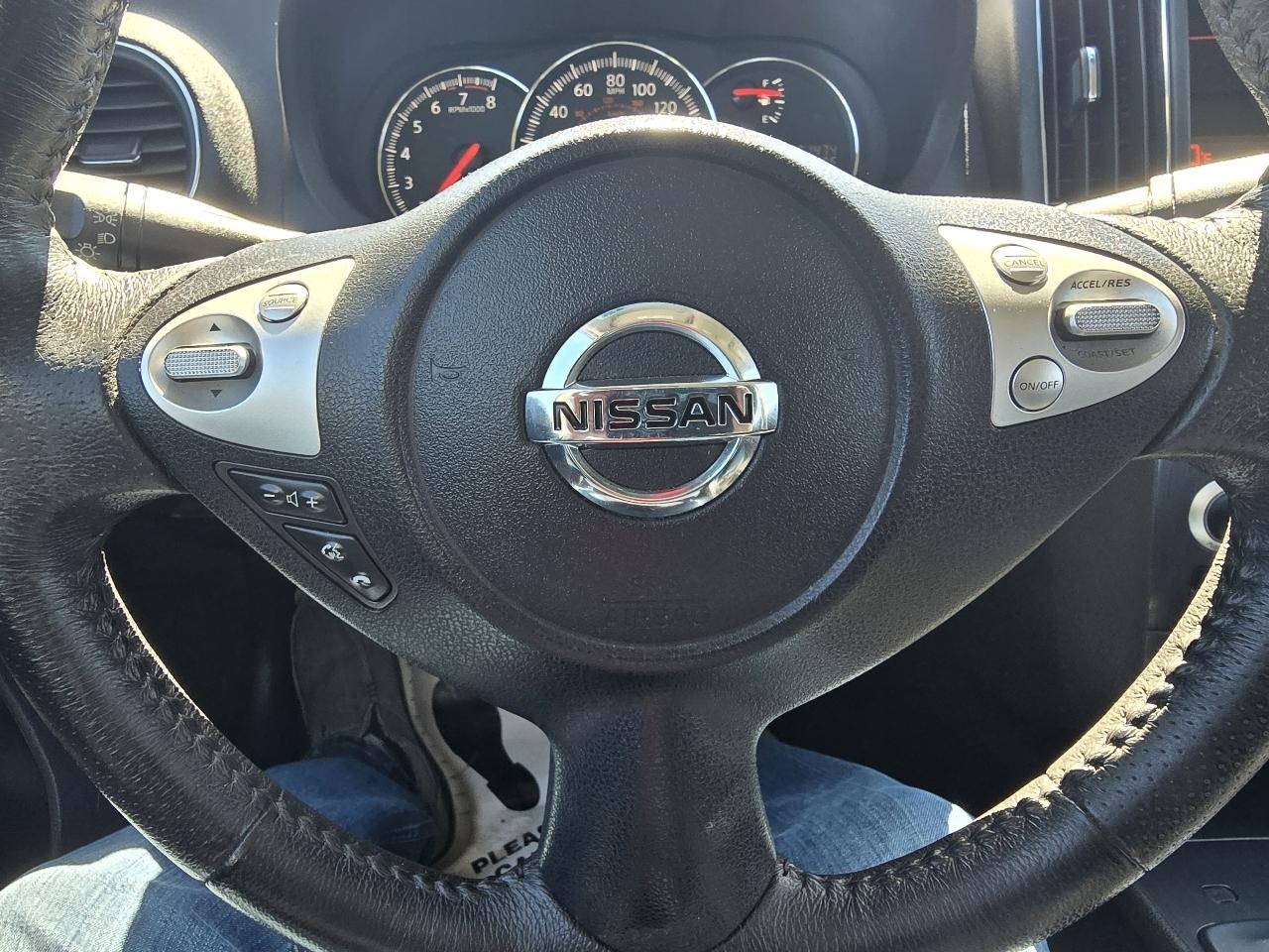 Nissan Maxima S 2012