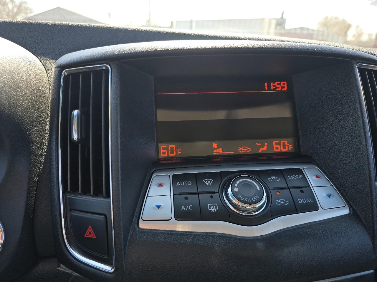 Nissan Maxima S 2012