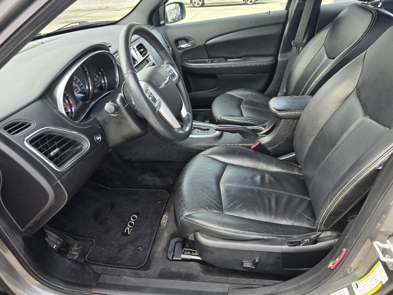 Chrysler 200 Limited 2013