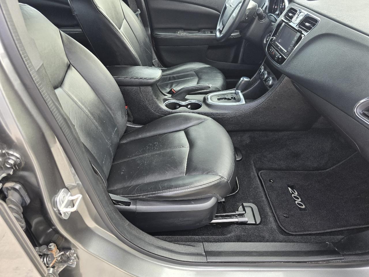 Chrysler 200 Limited 2013