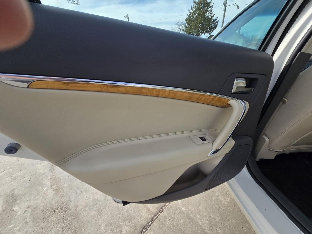 Lincoln MKZ AWD 2012