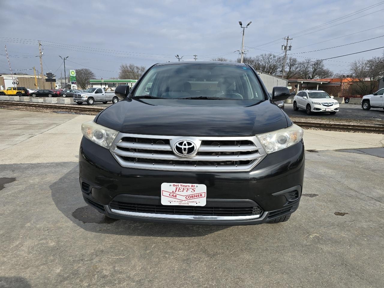 Toyota Highlander Base 2WD I4 2013