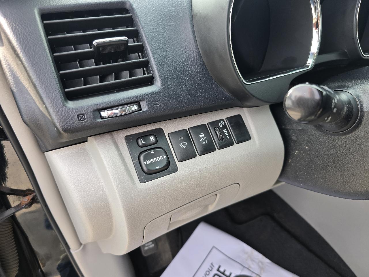 Toyota Highlander Base 2WD I4 2013