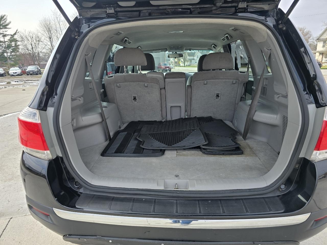 Toyota Highlander Base 2WD I4 2013