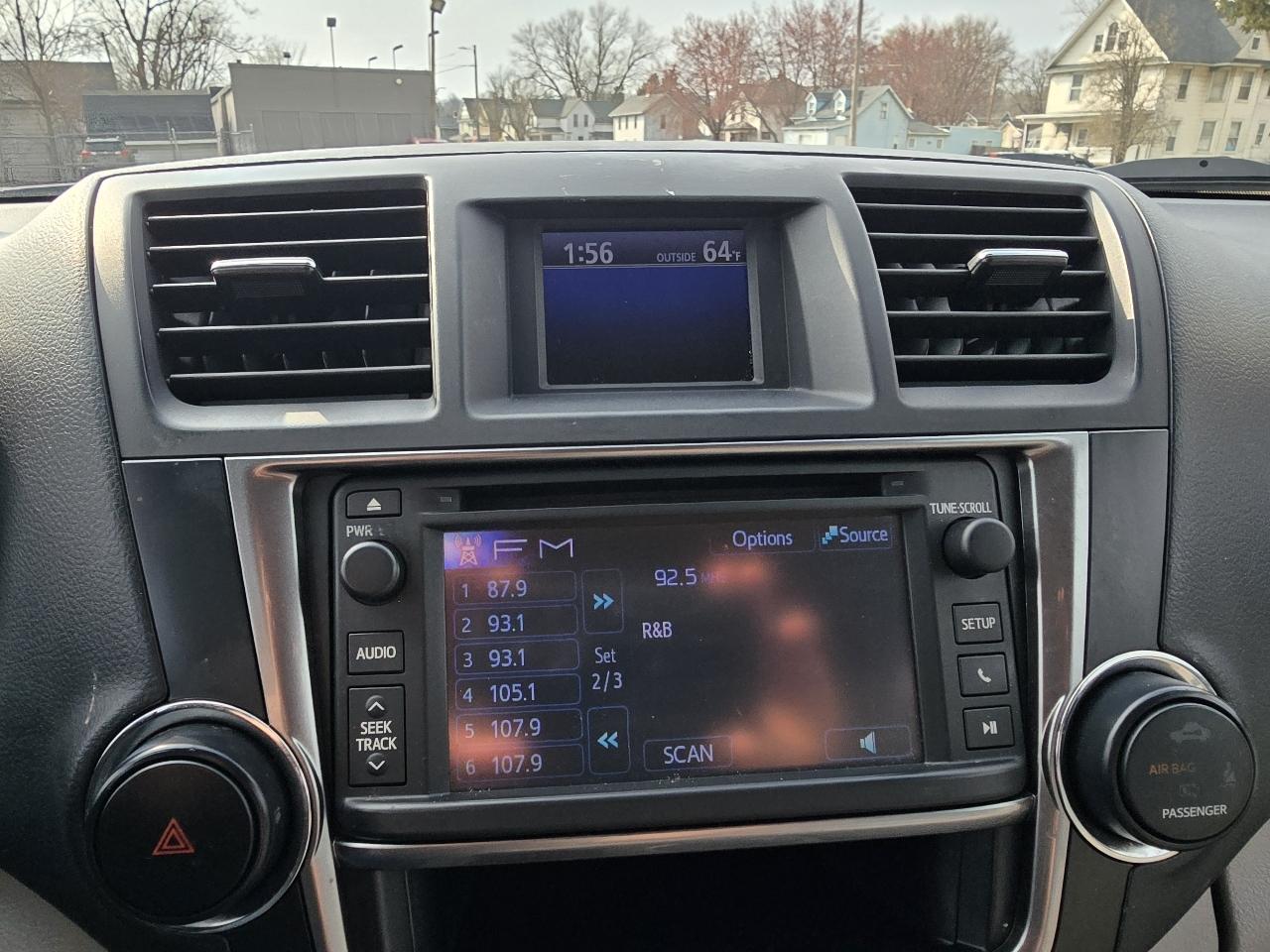 Toyota Highlander Base 2WD I4 2013