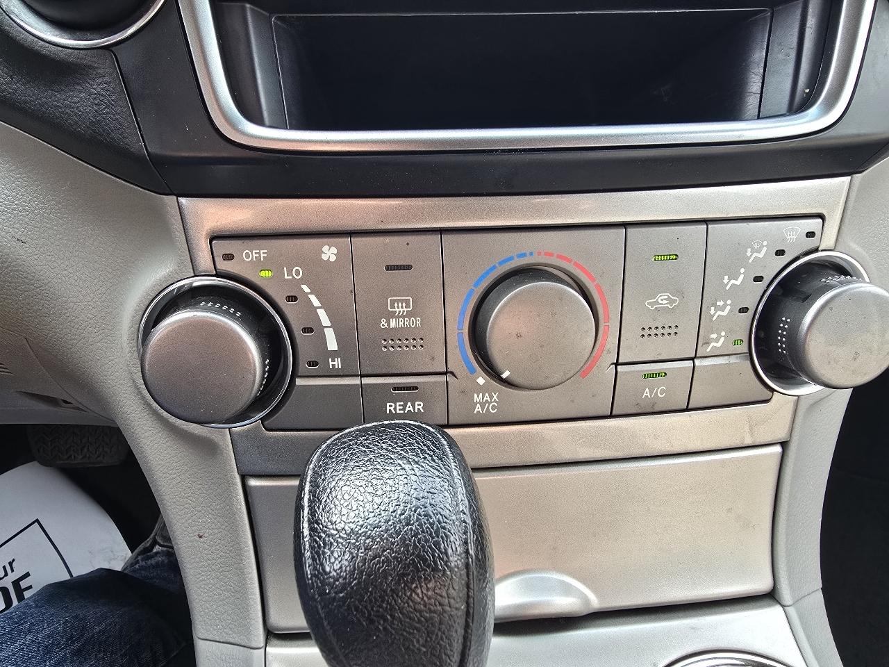 Toyota Highlander Base 2WD I4 2013