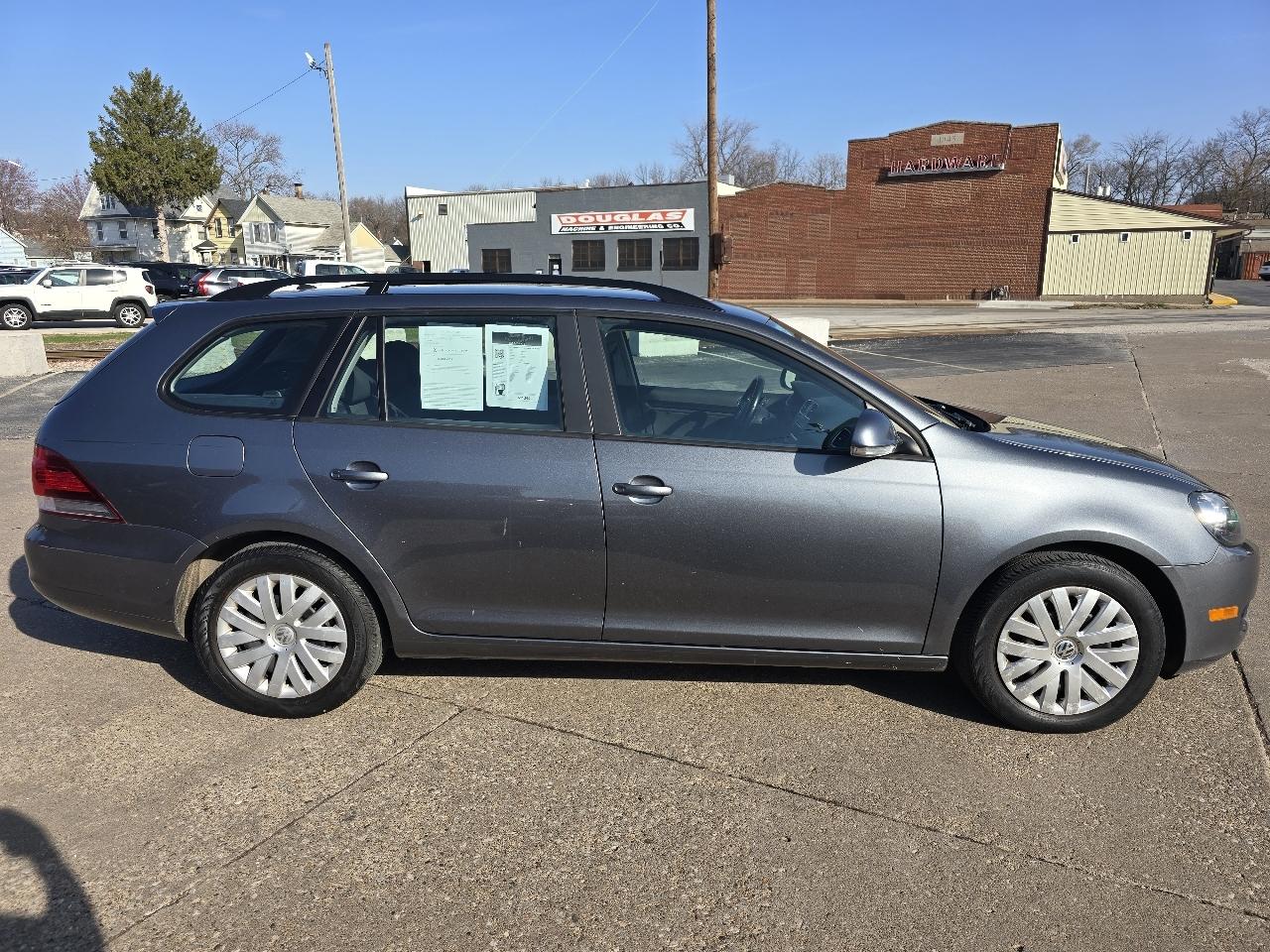 Volkswagen Jetta SportWagen 2.5L SE PZEV 2014