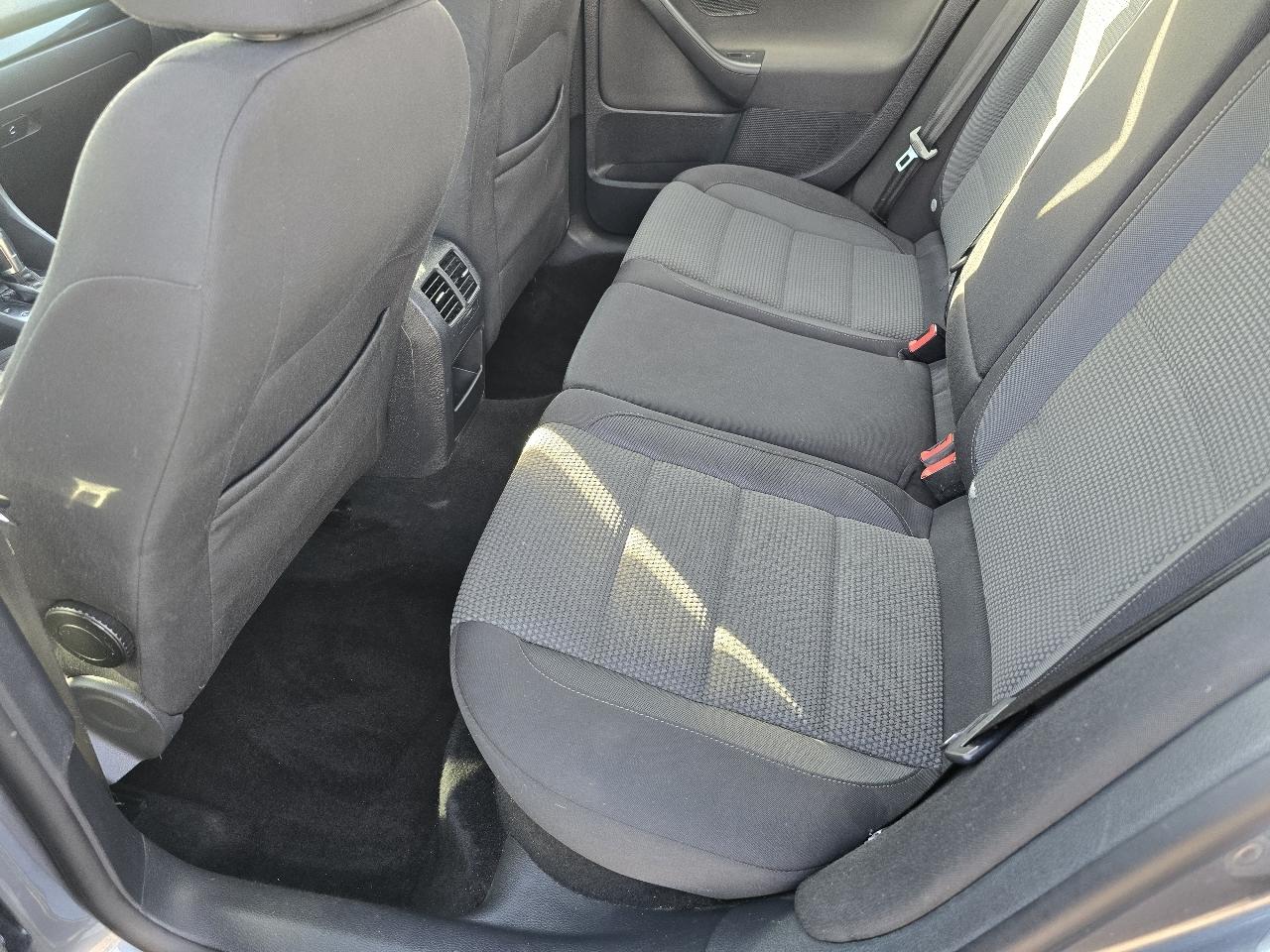 Volkswagen Jetta SportWagen 2.5L SE PZEV 2014