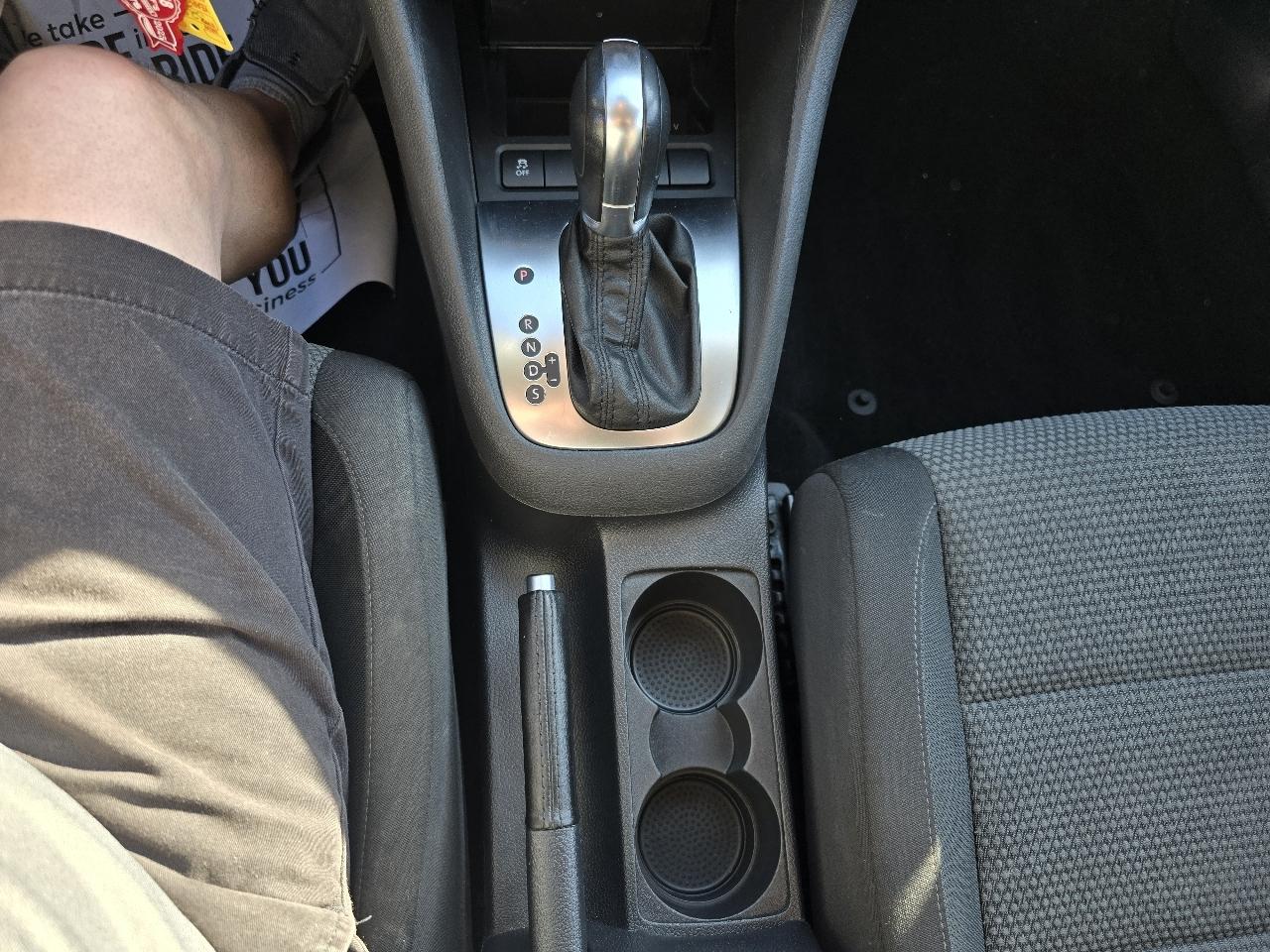 Volkswagen Jetta SportWagen 2.5L SE PZEV 2014