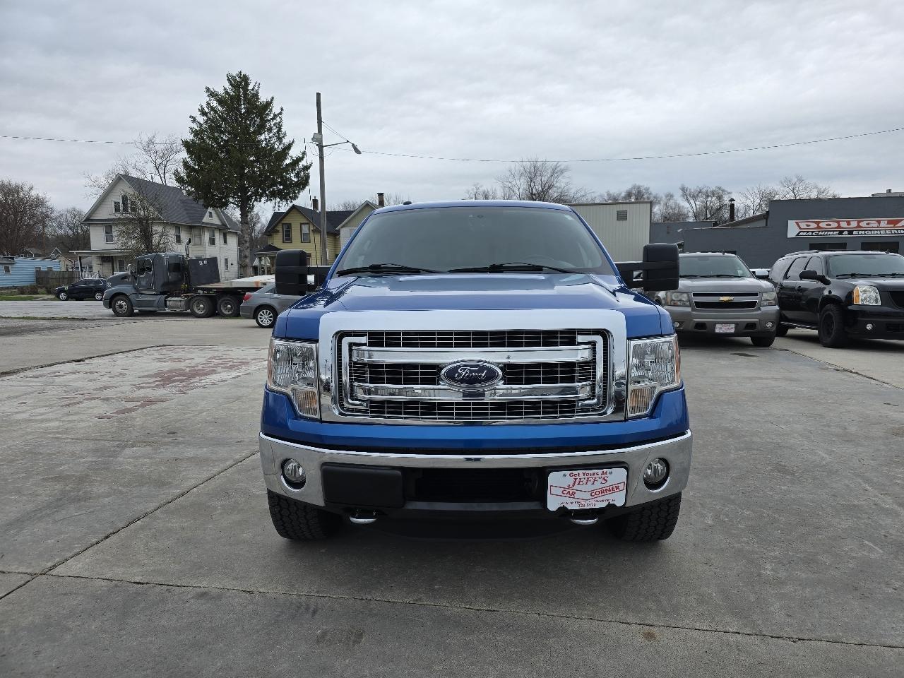 View vehicle photo 2