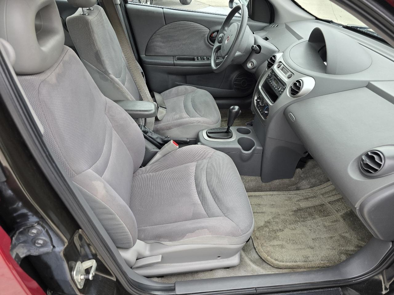 Saturn ION Sedan 2 2004
