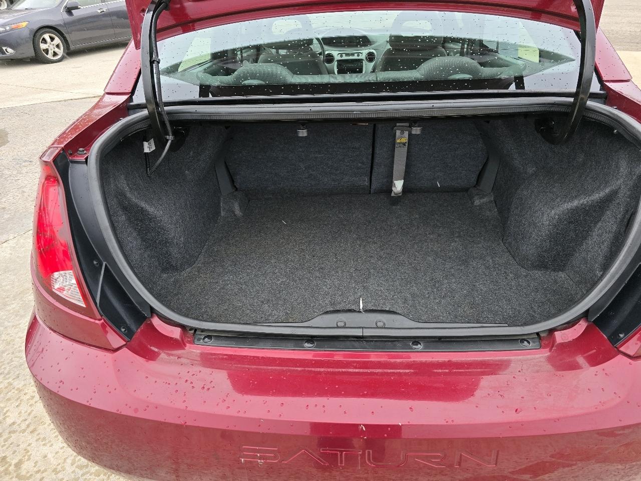 Saturn ION Sedan 2 2004