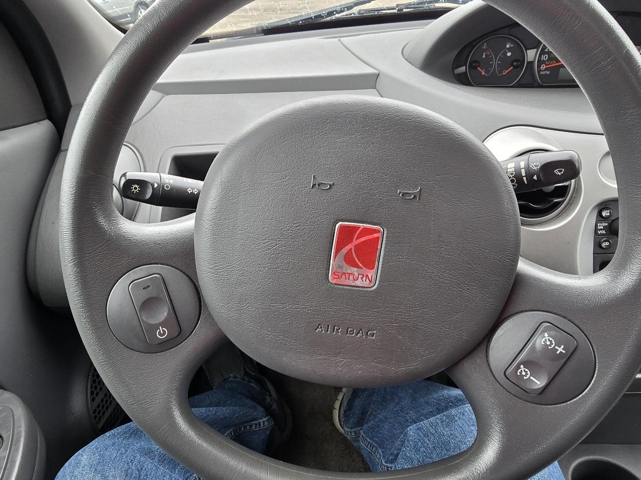 Saturn ION Sedan 2 2004