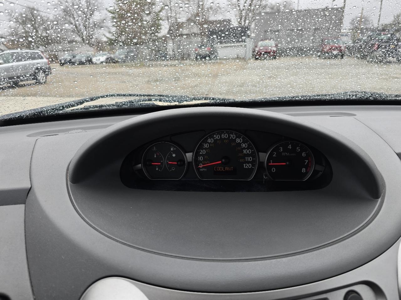 Saturn ION Sedan 2 2004