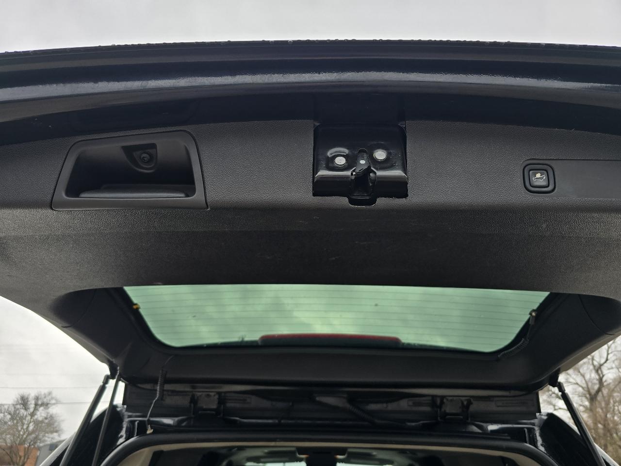 GMC Yukon Denali 2WD 2011