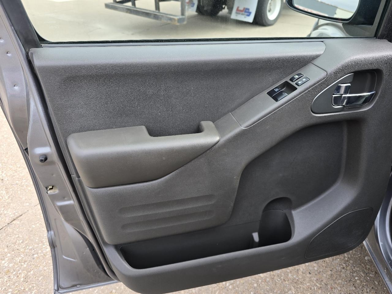 Nissan Frontier SV King Cab 4WD at 2019