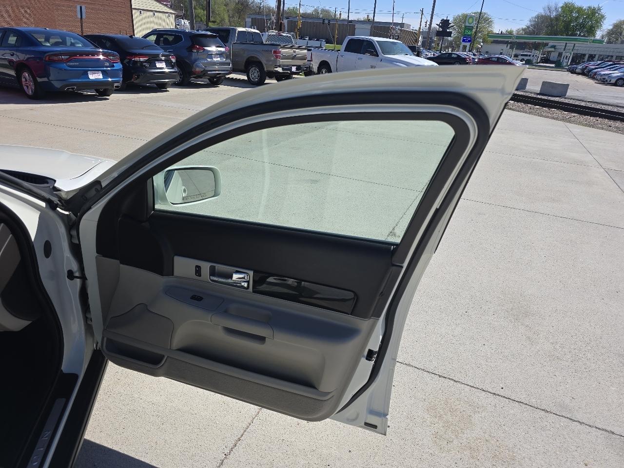 Lincoln LS 4dr Sdn V6 Auto 2003