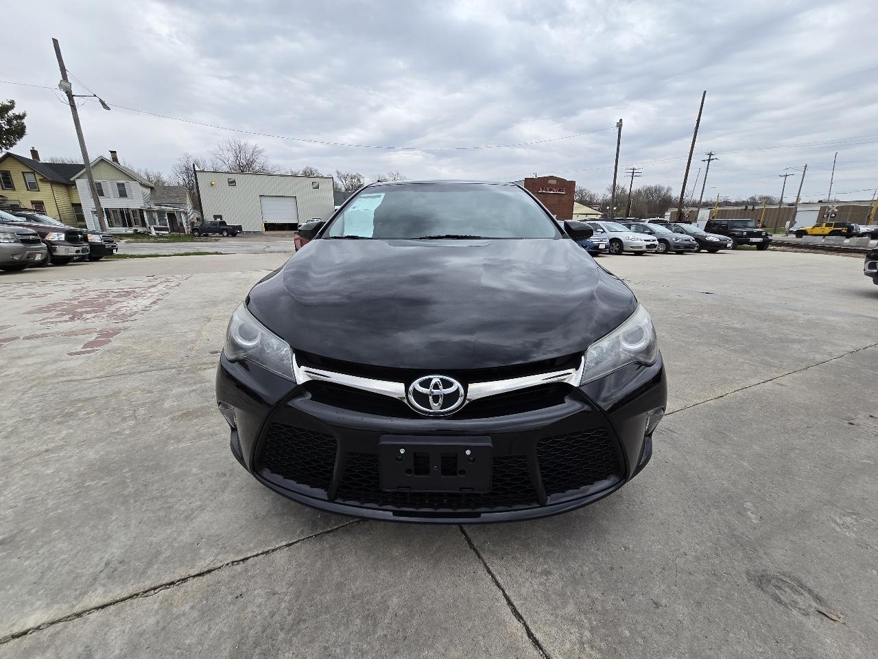 Toyota Camry SE 2016