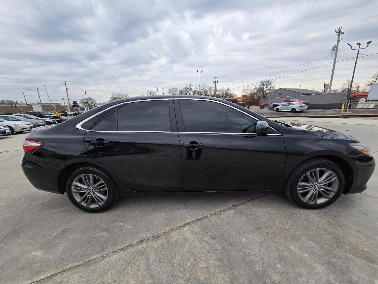 Toyota Camry SE 2016