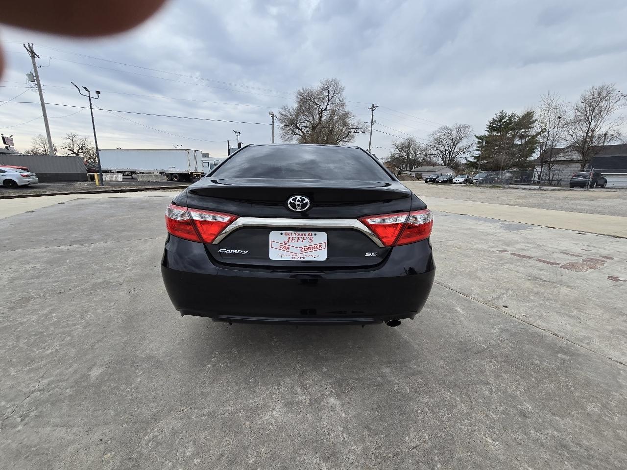 Toyota Camry SE 2016