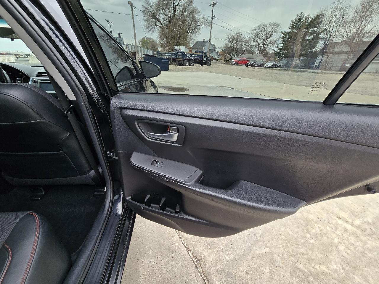 Toyota Camry SE 2016