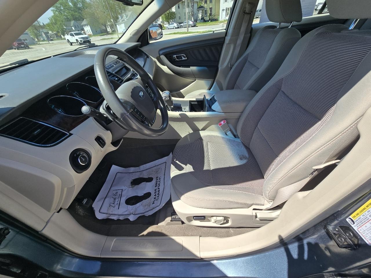 Ford Taurus SEL FWD 2010