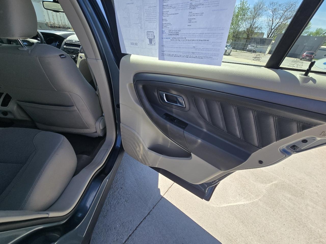 Ford Taurus SEL FWD 2010