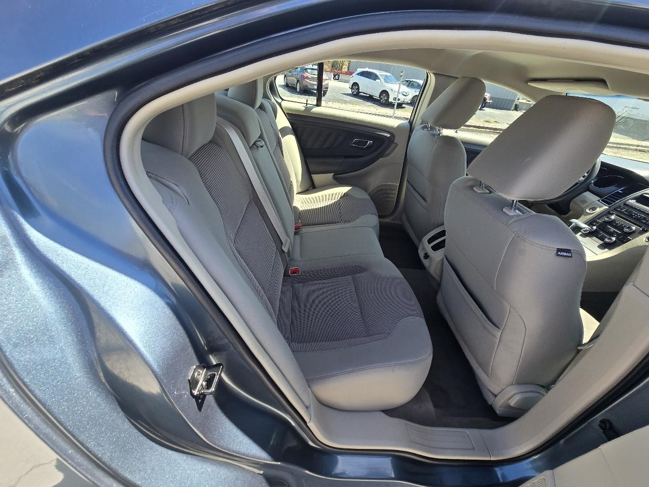 Ford Taurus SEL FWD 2010