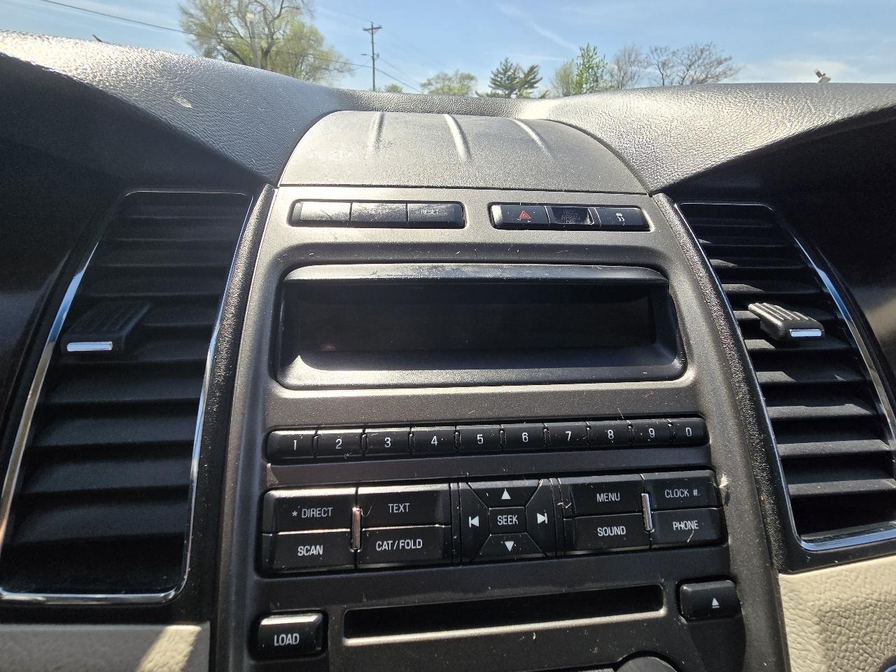 Ford Taurus SEL FWD 2010