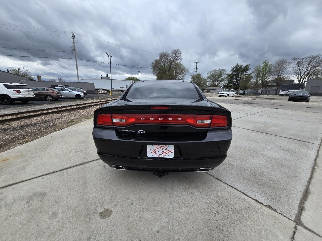 Dodge Charger SE 2012